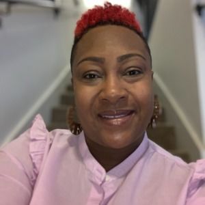 Meet your Posher, Angela